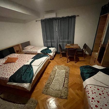 Madigan'S Hotel Kosovo Polje Kültér fotó