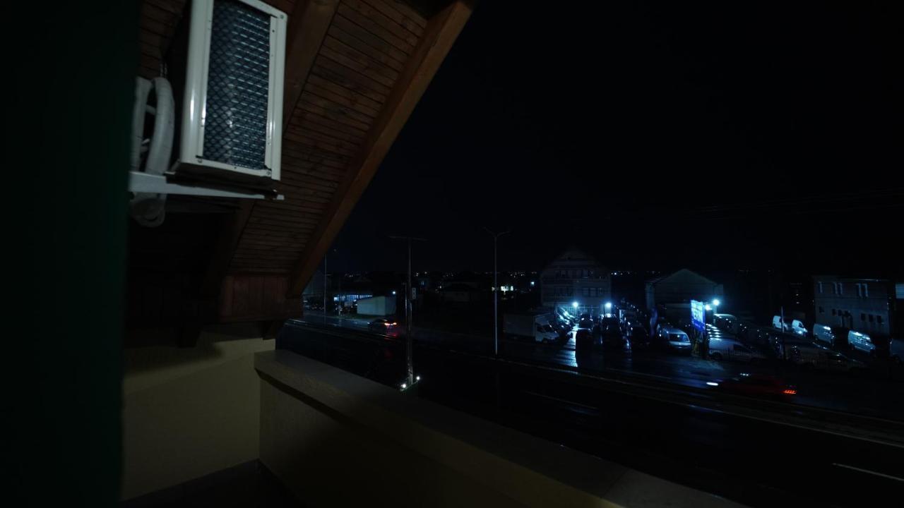 Madigan'S Hotel Kosovo Polje Kültér fotó