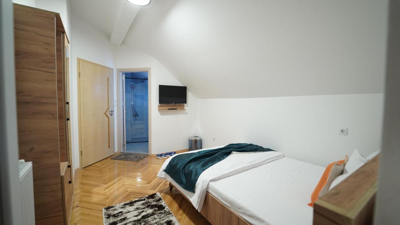 Madigan'S Hotel Kosovo Polje Kültér fotó