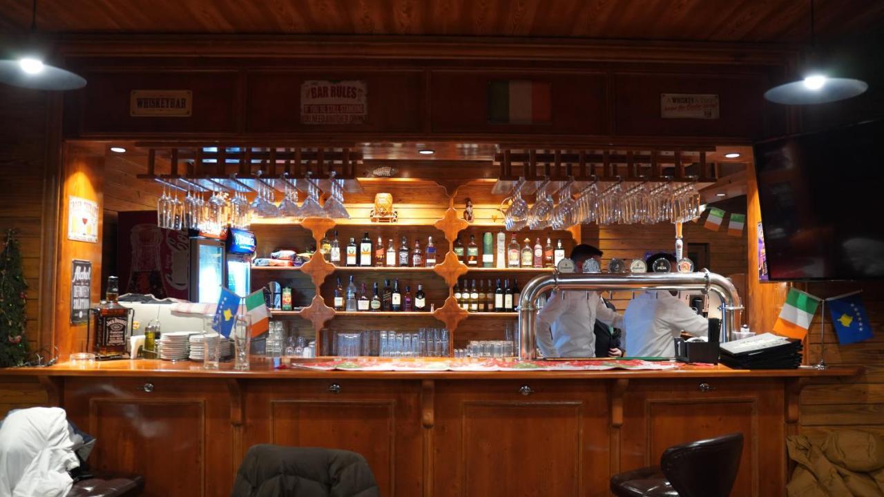Madigan'S Hotel Kosovo Polje Kültér fotó
