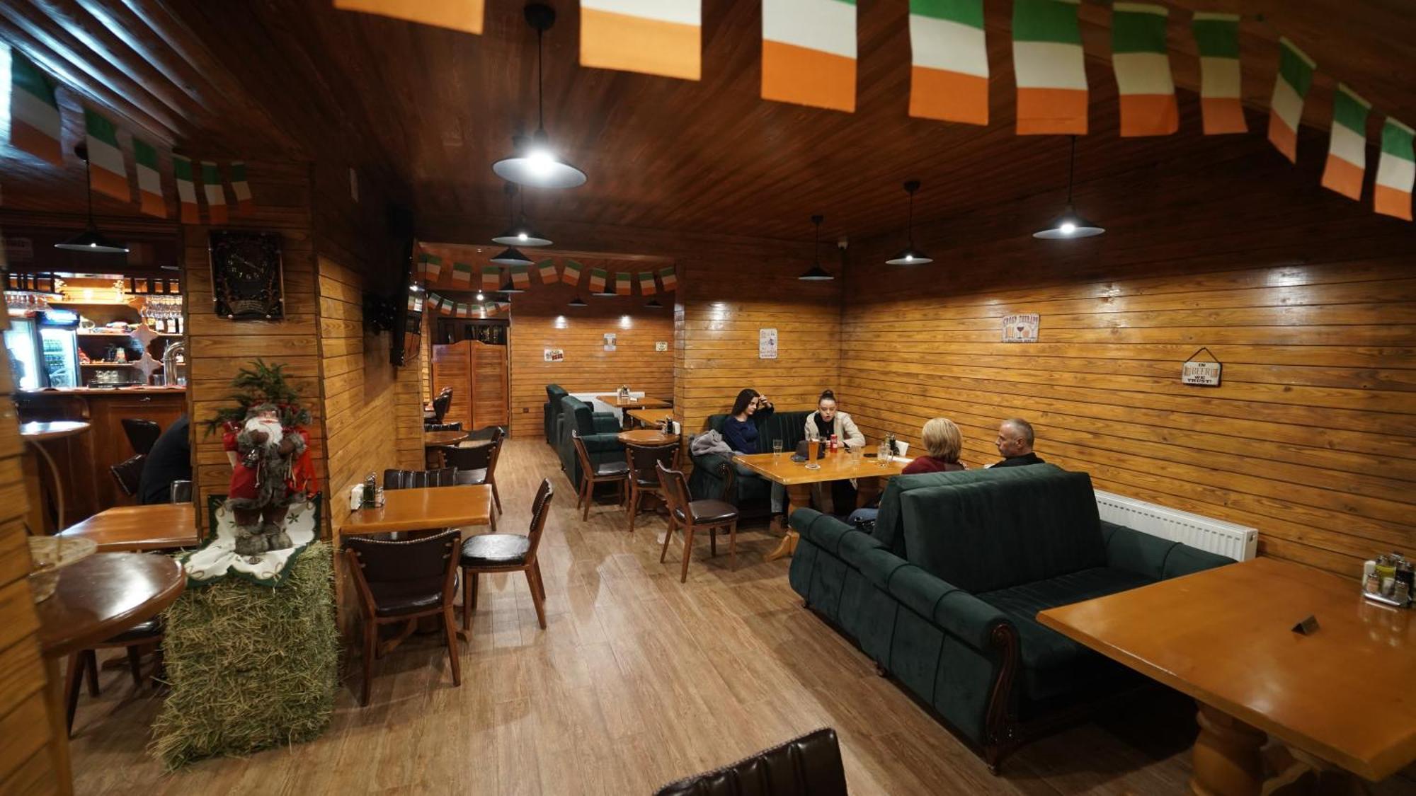 Madigan'S Hotel Kosovo Polje Kültér fotó